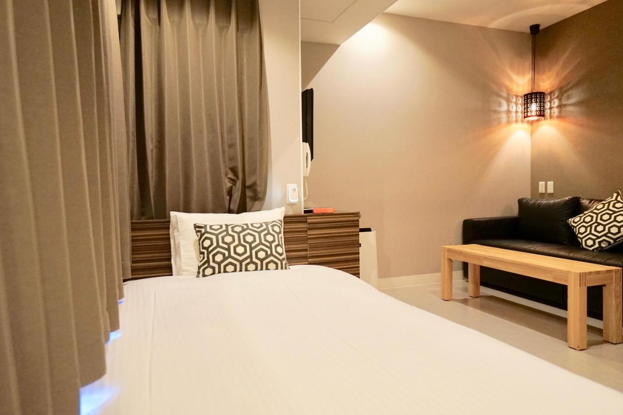 Hotel 88 Shinsaibashi Ōsaka Extérieur photo